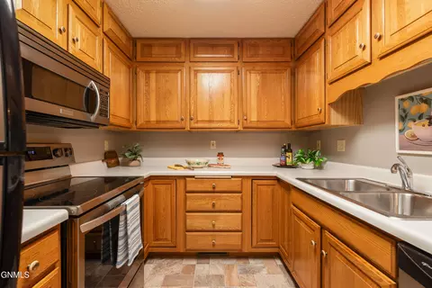 2636 Gateway Ave, Bismarck, ND 58503 photo 11