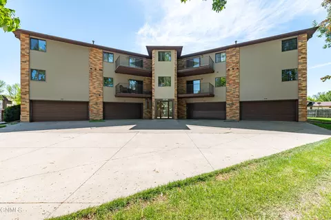 2636 Gateway Ave, Bismarck, ND 58503