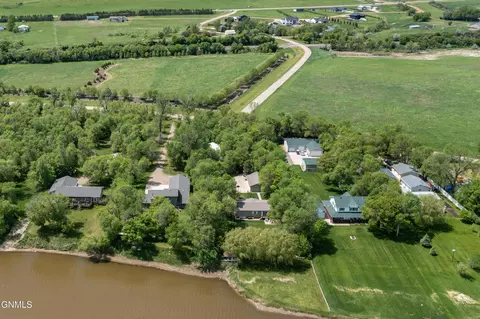 View/Area - 8550 Willow Rd N, Mandan, ND 58554 photo 4 of 5