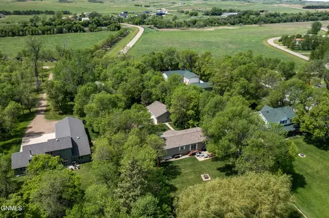 View/Area - 8550 Willow Rd N, Mandan, ND 58554 photo 2 of 5