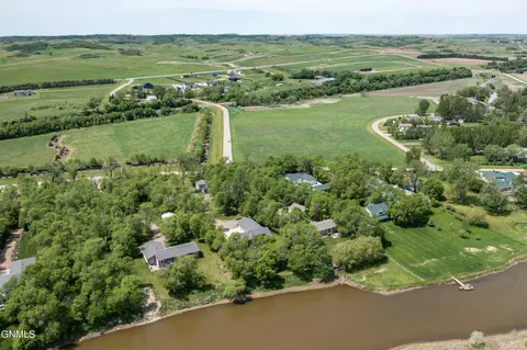 View/Area - 8550 Willow Rd N, Mandan, ND 58554 photo 3 of 5