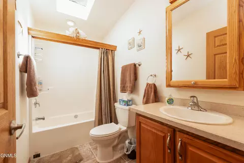 Bath - 8550 Willow Rd N, Mandan, ND 58554 photo 1 of 2
