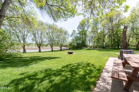 Exterior - 8550 Willow Rd N, Mandan, ND 58554 photo 9 of 10