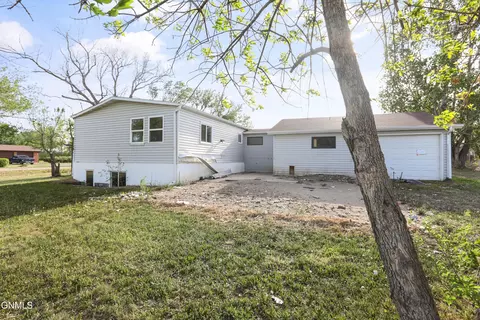 3503 6th Ave E, Williston, ND 58801 photo 21