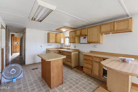 3503 6th Ave E, Williston, ND 58801 photo 6
