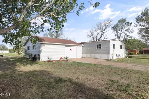 3503 6th Ave E, Williston, ND 58801