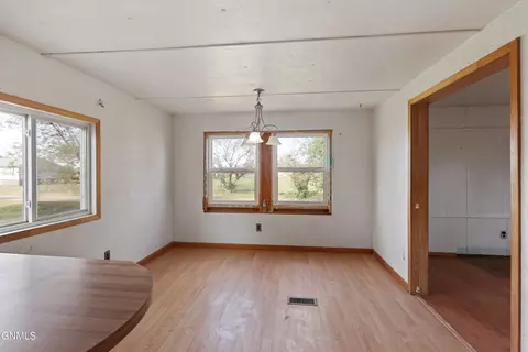 3503 6th Ave E, Williston, ND 58801 photo 7