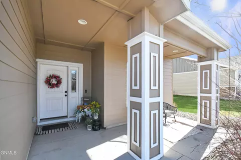 Exterior - 608 70th St E, Williston, ND 58801 photo 4 of 4