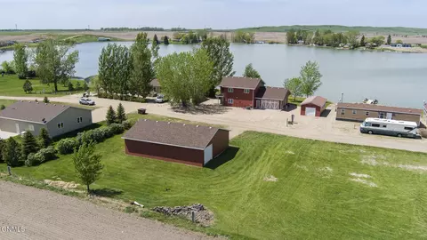 174 Shoreline Dr S, Dawson, ND 58428