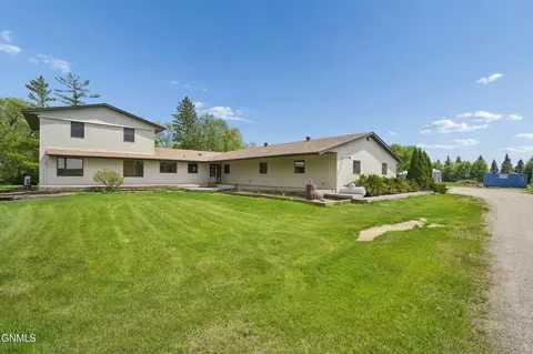 5641 170 Ave N, Moorhead, MN 56560