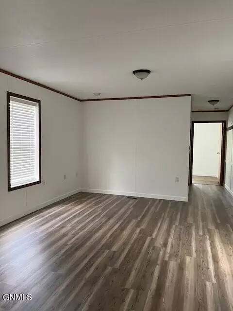 402 E Street St N, Hebron, ND 58638 photo 5