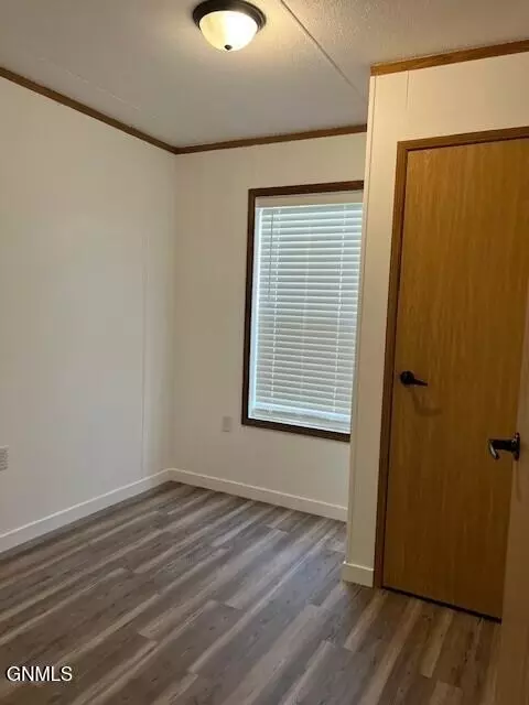 402 E Street St N, Hebron, ND 58638 photo 8
