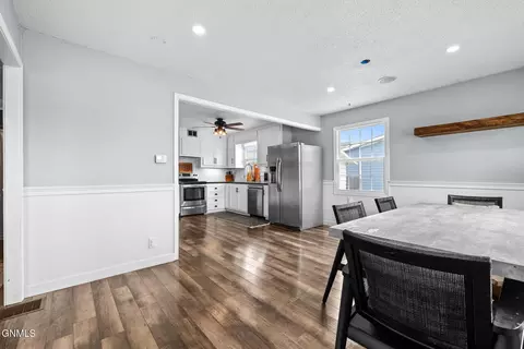 Dining - 708 18th St W, Williston, ND 58801 photo 3 of 3