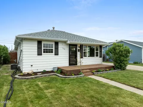Exterior - 708 18th St W, Williston, ND 58801 photo 3 of 7