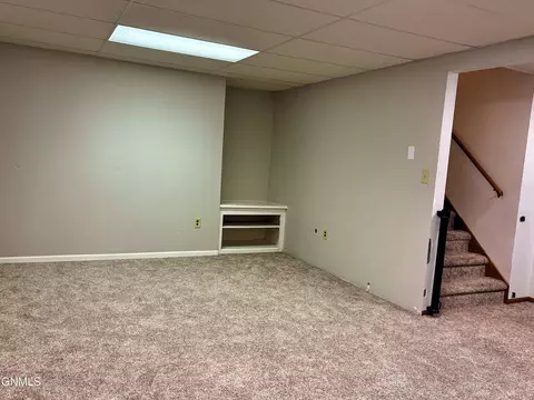 Living - 901 4th Ave W, Williston, ND 58801 photo 4 of 4