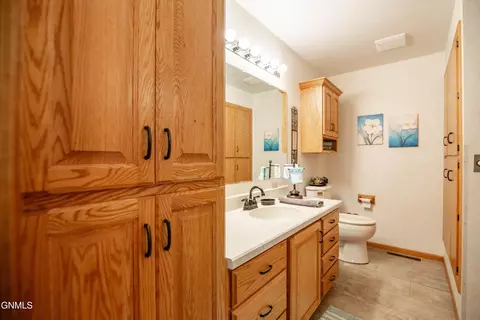 Bath - 138 1st Ave NW, Killdeer, ND 58640 photo 1 of 5