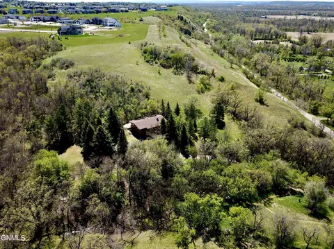 4201 River Rd, Bismarck, ND 58503