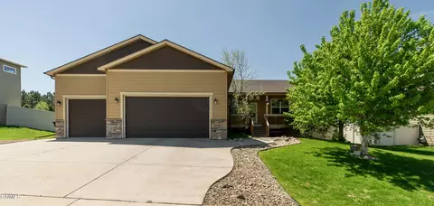 1137 Wahl St, Dickinson, ND 58601