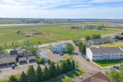 View/Area - 2108 E Dakota Pkwy, Williston, ND 58801 photo 4 of 5