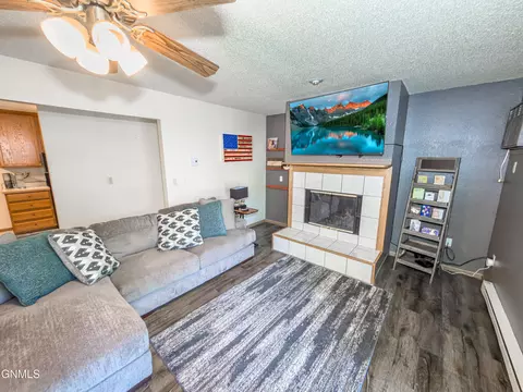 Living - 2108 E Dakota Pkwy, Williston, ND 58801 photo 3 of 3