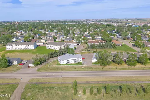 View/Area - 2108 E Dakota Pkwy, Williston, ND 58801 photo 3 of 5