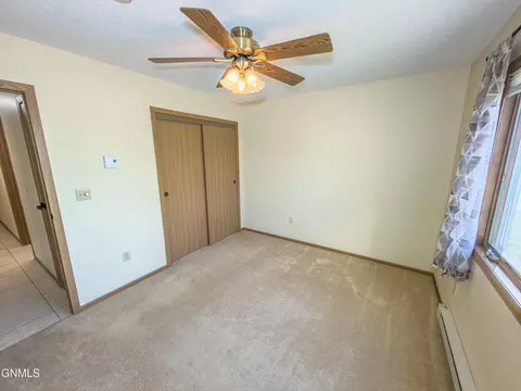 Bedroom - 2108 E Dakota Pkwy, Williston, ND 58801 photo 3 of 4