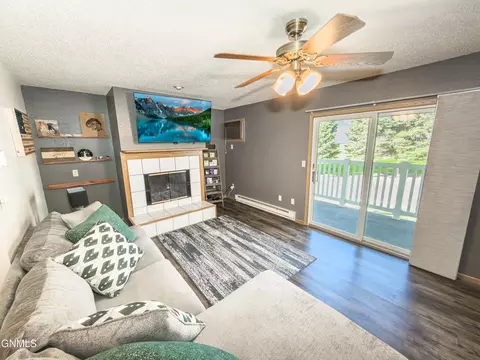 2108 E Dakota Pkwy, Williston, ND 58801