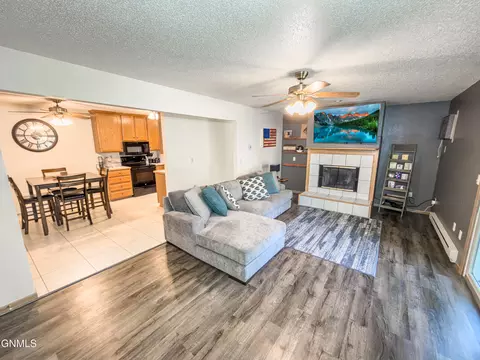 Living - 2108 E Dakota Pkwy, Williston, ND 58801 photo 2 of 3