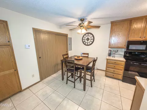 Dining - 2108 E Dakota Pkwy, Williston, ND 58801 photo 1 of 1
