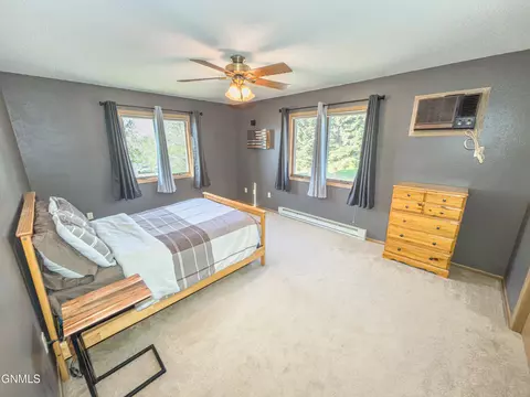 Bedroom - 2108 E Dakota Pkwy, Williston, ND 58801 photo 1 of 4