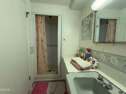 Bath - 121 4th St, Edgeley, ND 58433 photo 5 of 6