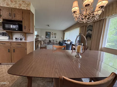 Dining - 121 4th St, Edgeley, ND 58433 photo 3 of 3