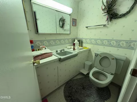 Bath - 121 4th St, Edgeley, ND 58433 photo 1 of 6