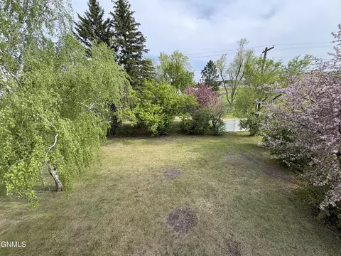 Exterior - 121 4th St, Edgeley, ND 58433 photo 10 of 13