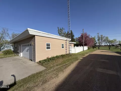 Other - 121 4th St, Edgeley, ND 58433 photo 2 of 28
