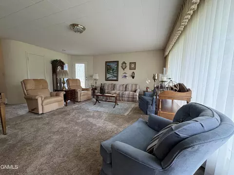 Living - 121 4th St, Edgeley, ND 58433 photo 6 of 6