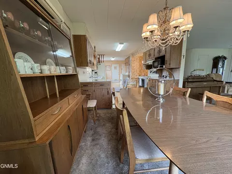 Dining - 121 4th St, Edgeley, ND 58433 photo 2 of 3