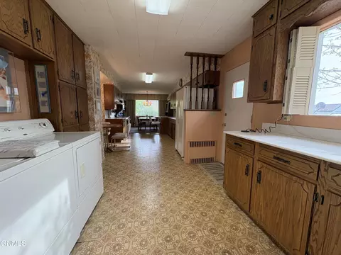 Entry Way - 121 4th St, Edgeley, ND 58433 photo 3 of 3