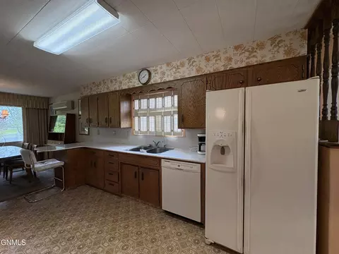 Kitchen - 121 4th St, Edgeley, ND 58433 photo 3 of 3