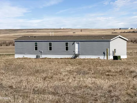 14522 56th St NW, Williston, ND 58801 photo 2