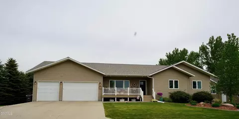 2511 3rd St NE, Jamestown, ND 58401