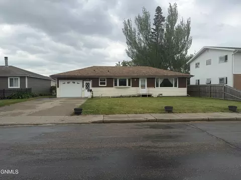 1134 Summit Blvd, Bismarck, ND 58504