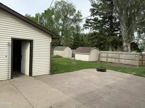 1134 Summit Blvd, Bismarck, ND 58504 photo 12