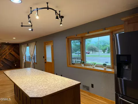 1134 Summit Blvd, Bismarck, ND 58504 photo 21