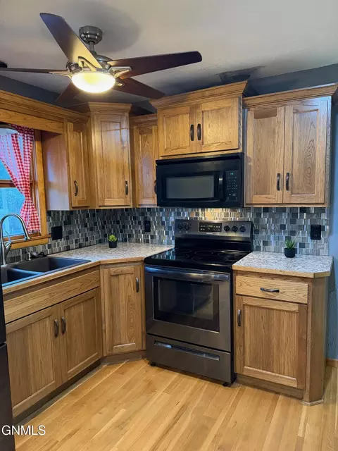 1134 Summit Blvd, Bismarck, ND 58504 photo 19