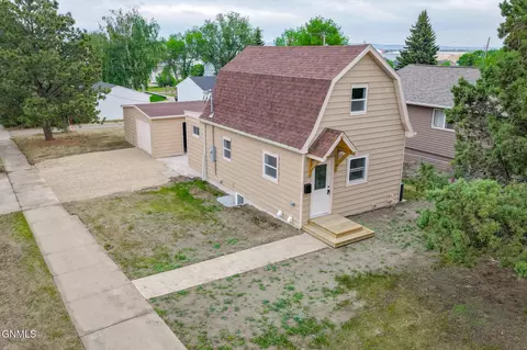 722 University Ave, Williston, ND 58801