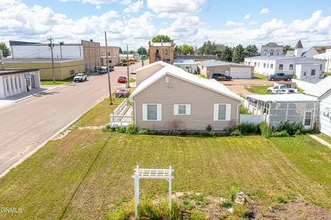 View/Area - 19 2nd St E, Culbertson, MT 59218 photo 9 of 9