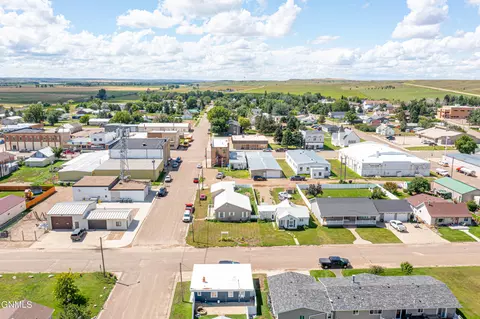 View/Area - 19 2nd St E, Culbertson, MT 59218 photo 1 of 9