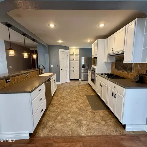 Kitchen - 19 2nd St E, Culbertson, MT 59218 photo 1 of 3