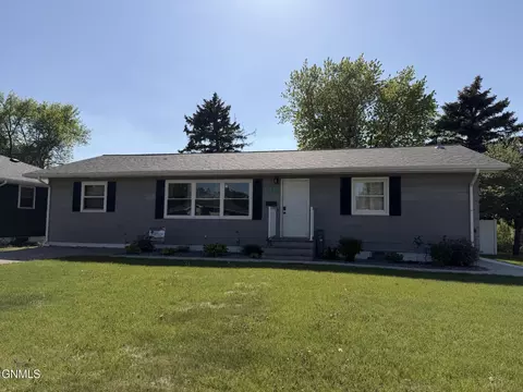 1537 4th Ave NE, Jamestown, ND 58401